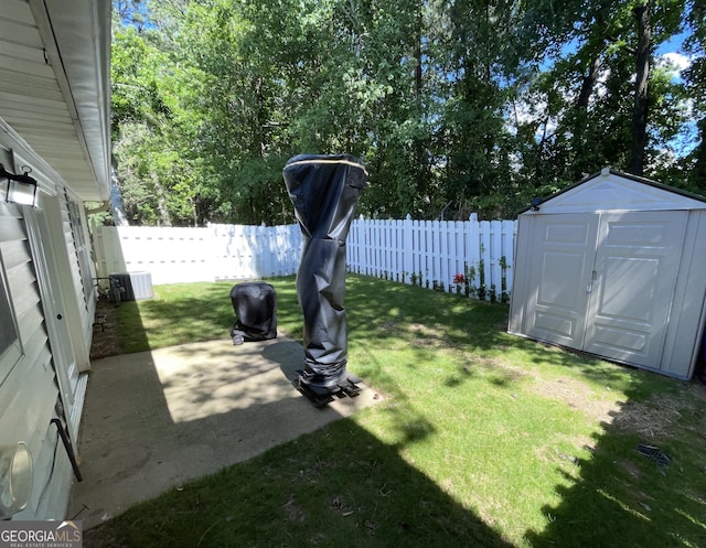 401 Bainbridge Dr, Mcdonough, GA 30253 - view of yard with a patio and central AC