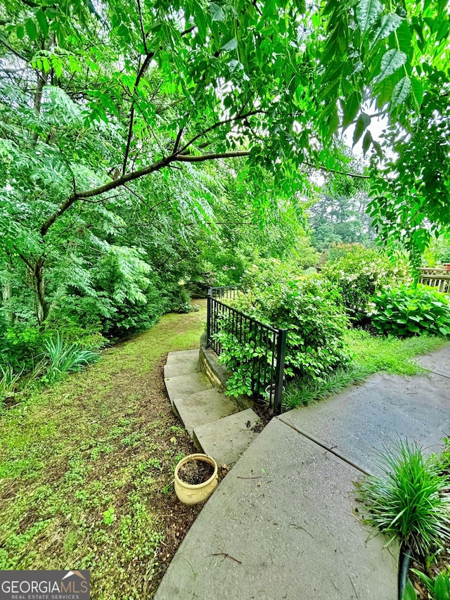 523 Huntleigh Dr, Winder, GA 30680 - view of property's community