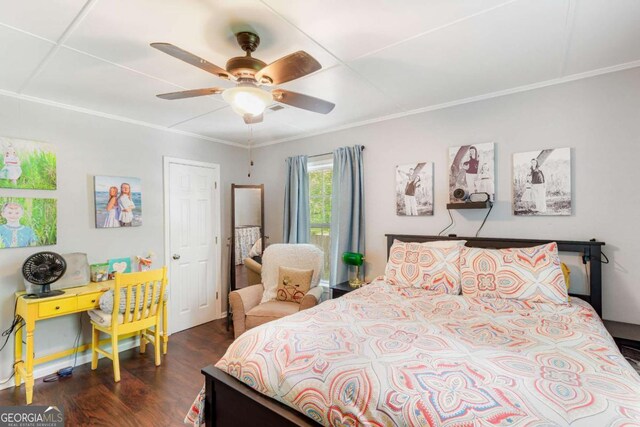 632 Lawson St, Bremen, GA 30110 - bedroom with dark wood finished floors, crown molding, and a ceiling fan