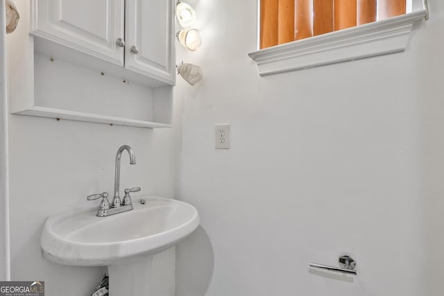 226 Long Island Dr, Whitesburg, GA 30185 - bathroom with a sink