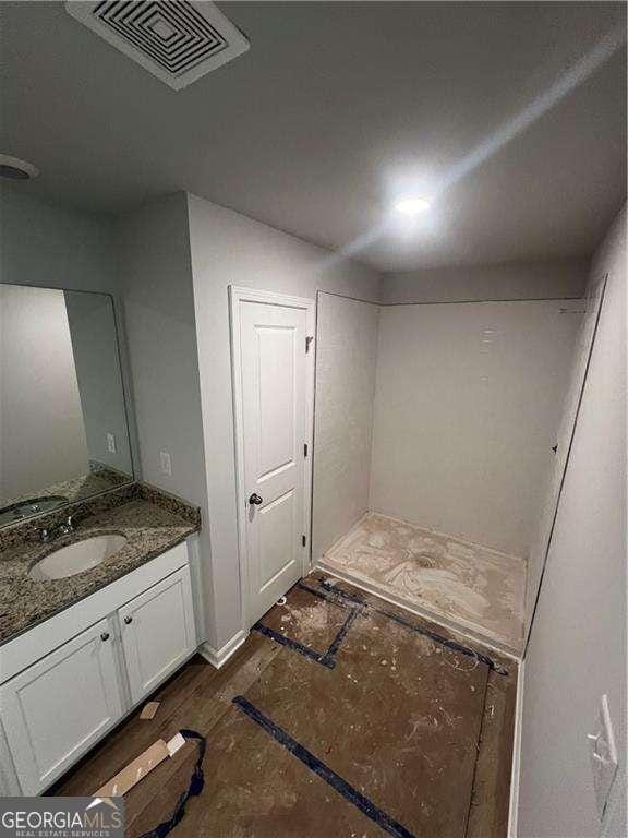 192 Paces Lakes Pt, Dallas, GA 30157 - bathroom featuring vanity