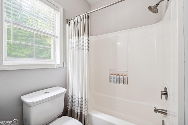 4630 Smokestone Dr, Douglasville, GA 30135 - full bath featuring shower / tub combo with curtain and toilet
