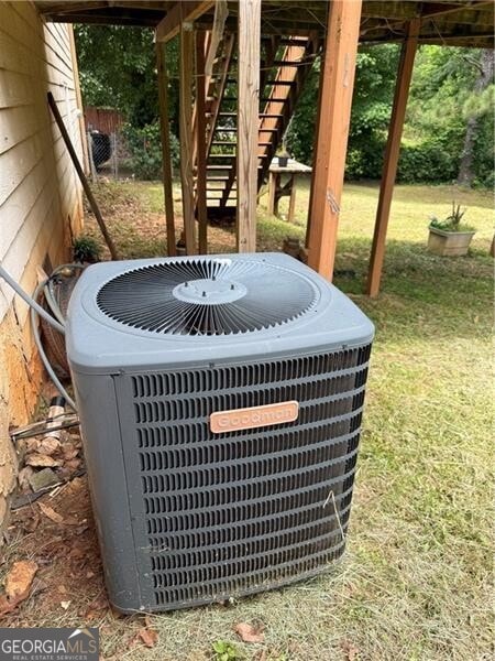 285 Woodland St, Dallas, GA 30157 - exterior view of cooling unit and stairway