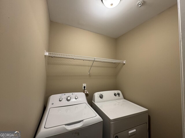 1853 Broad River Rd, Atlanta, GA 30349 - laundry room with washer and dryer