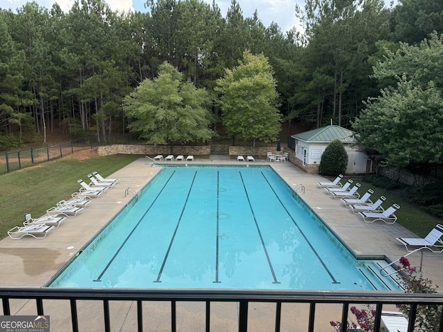 9108 Alden Dr, Locust Grove, GA 30248 - community pool with a patio