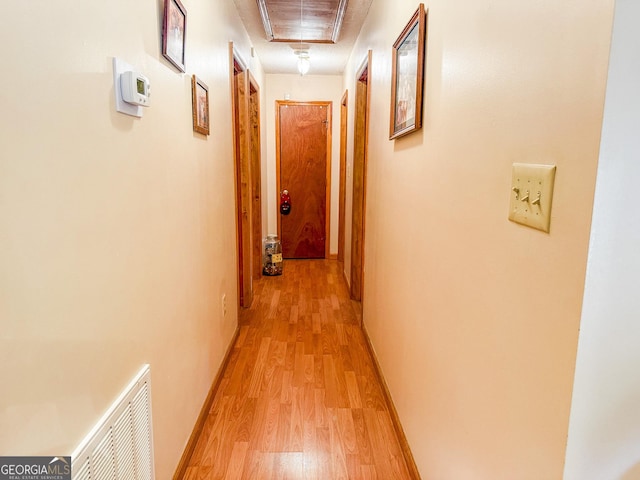 147 Glen Oaks Rd, Perry, GA 31069 - hallway featuring light wood-style floors