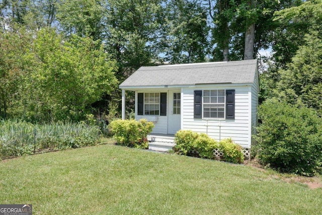 2008 Hidden Valley Rd, Hiawassee, GA 30546 - view of front facade with a front lawn and roof with shingles
