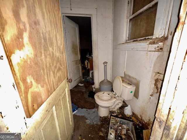 1058 Crescent Ave, Macon, GA 31204 - bathroom with toilet