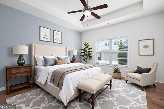 2061 Grove Field Ln, Marietta, GA 30064 - living area featuring a ceiling fan, plenty of natural light, wood finished floors, lofted ceiling, and recessed lighting