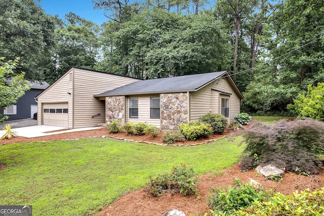 2786 Olde Gate Ct, Snellville, GA 30078 - mid-century home featuring stone siding, a garage, a front lawn, and concrete driveway