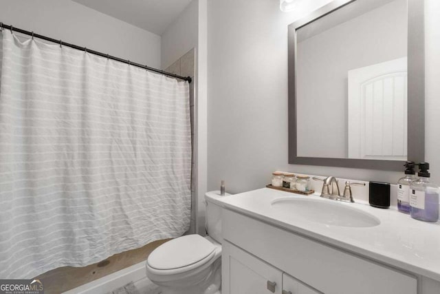 537 Garnet Dr, Acworth, GA 30101 - bathroom with toilet, vanity, and a shower with curtain