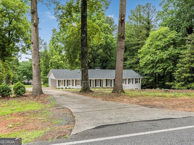 1110 Upper Hembree Rd, Roswell, GA 30076 - ranch-style house with asphalt driveway and a chimney