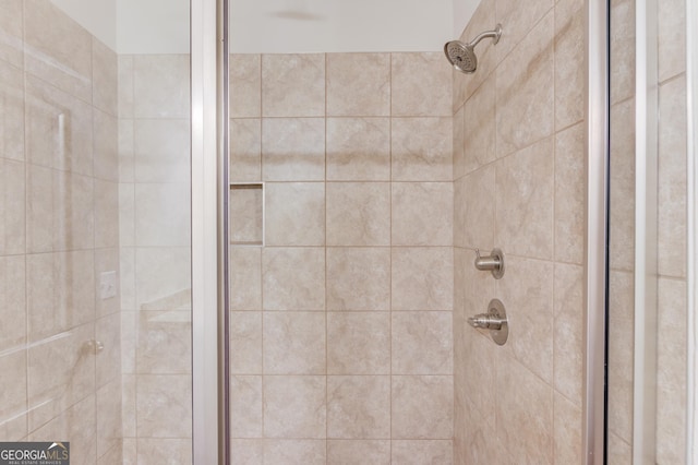 6413 River Plantation Dr, Lula, GA 30554 - bathroom featuring a shower stall