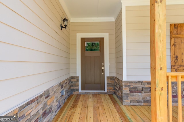 6413 River Plantation Dr, Lula, GA 30554 - view of exterior entry featuring stone siding and a porch