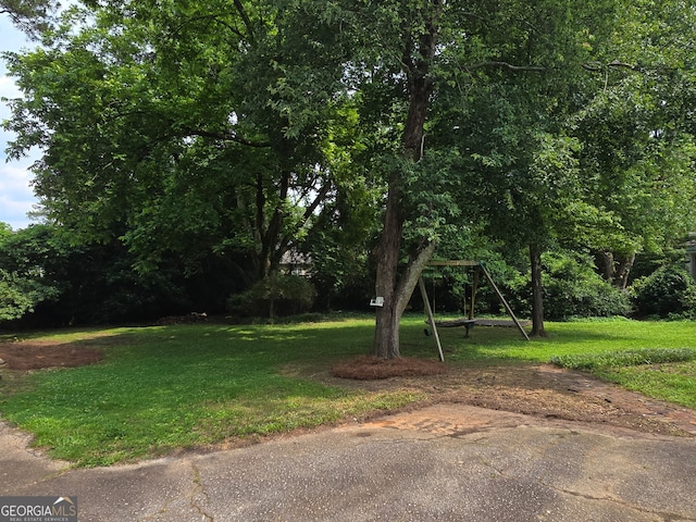 142 Griffin Dr, Carrollton, GA 30117 - view of grassy yard