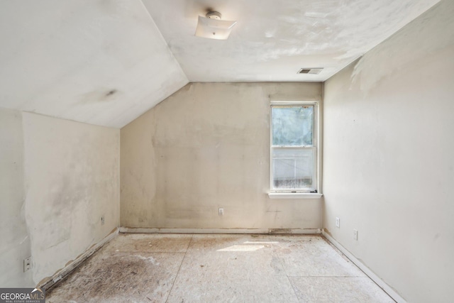1177 Arlington Ave SW, Atlanta, GA 30310 - bonus room with vaulted ceiling