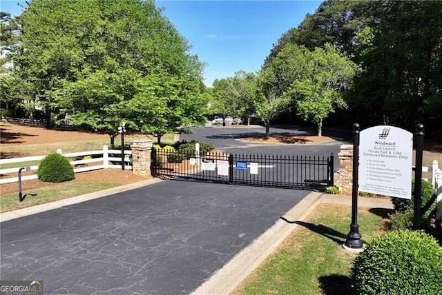320 Dodd Ln, Alpharetta, GA 30005 - view of gate