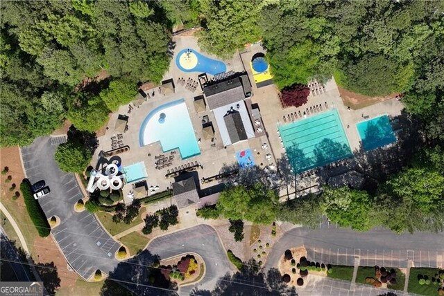 320 Dodd Ln, Alpharetta, GA 30005 - aerial view of property and surrounding area featuring a pool area