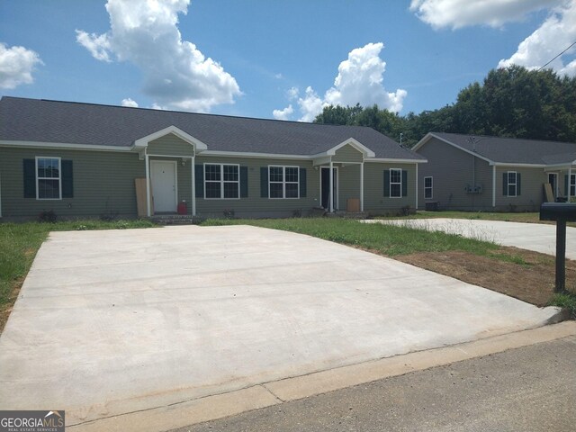 108 Ronald Pride, Fort Valley, GA 31030 - single story home featuring driveway and a front lawn