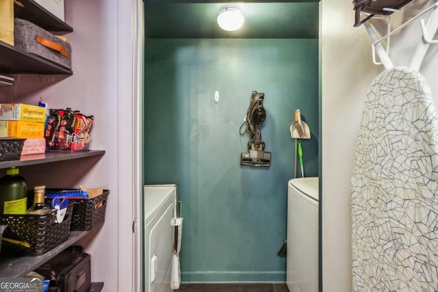 800 Peachtree St NE Unit 1014, Atlanta, GA 30308 - bathroom with independent washer and dryer and baseboards