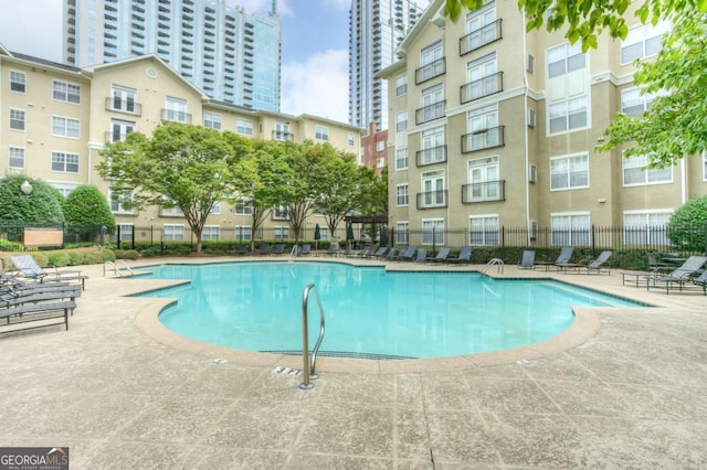800 Peachtree St NE Unit 1014, Atlanta, GA 30308 - community pool with a patio area