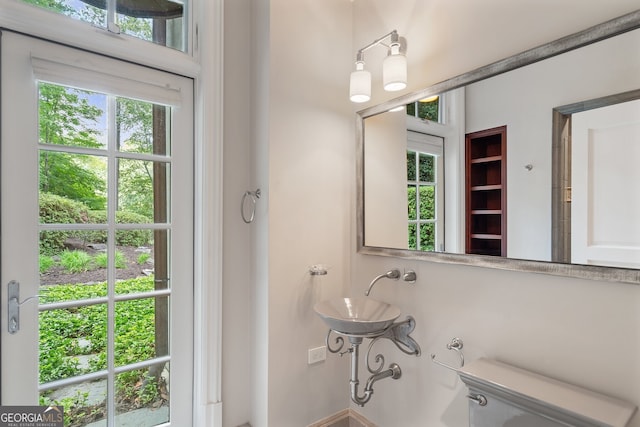 760 River Gate Dr, Atlanta, GA 30350 - half bath featuring toilet and a sink