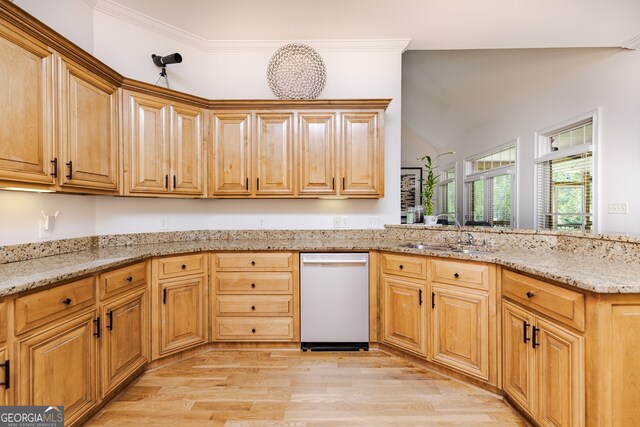 720 Latrobe Way, Macon, GA 31220 - kitchen featuring a sink, dishwasher, light wood finished floors, a peninsula, and light stone counters