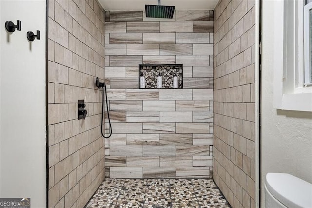 1268 Ladd St SW, Atlanta, GA 30310 - full bath featuring tiled shower and toilet
