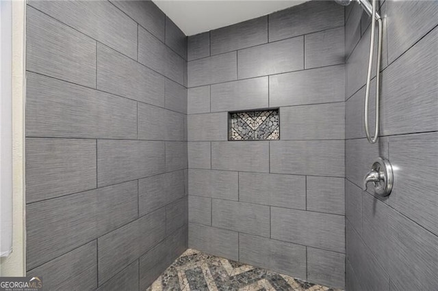 1268 Ladd St SW, Atlanta, GA 30310 - full bath with tiled shower