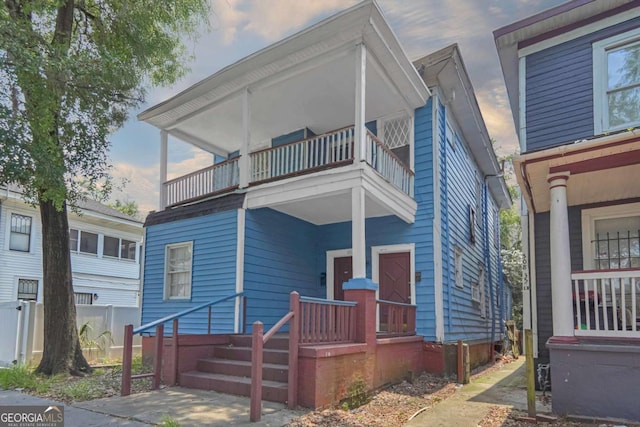 507 W 35th St, Savannah, GA 31415 - view of front of property with a balcony