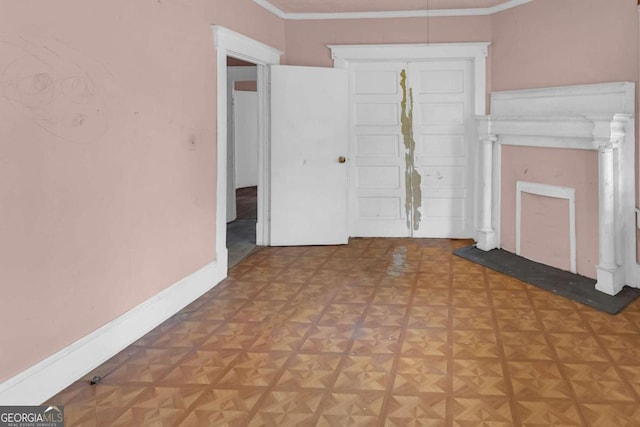 507 W 35th St, Savannah, GA 31415 - unfurnished living room with ornamental molding