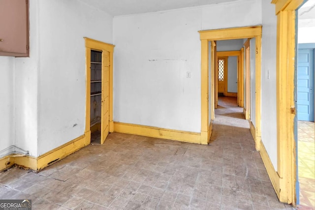 507 W 35th St, Savannah, GA 31415 - empty room with baseboards