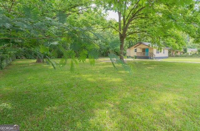 525 Baker Cir NW, Atlanta, GA 30318 - view of grassy yard