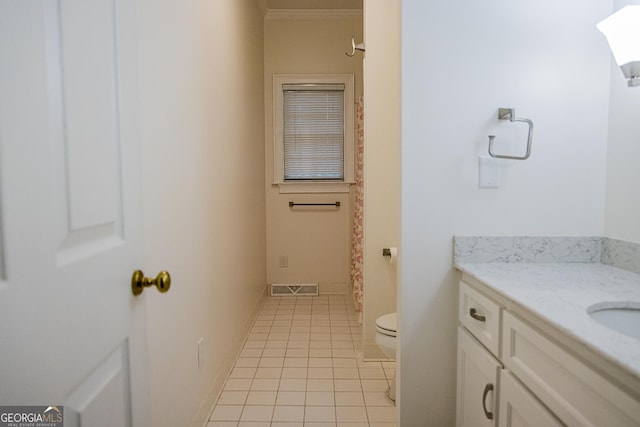 15 Westover Dr SW, Rome, GA 30165 - bathroom featuring toilet, tile patterned floors, vanity, crown molding, and a shower with curtain