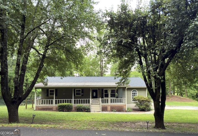 253 Yonah Valley Rd, Cleveland, GA 30528 - single story home with covered porch and a front yard