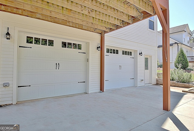 46 Horseshoe Bend Way, Senoia, GA 30276 - garage featuring driveway