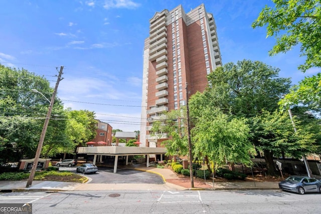 375 Ralph Mcgill Blvd NE Unit 707, Atlanta, GA 30312 - view of property with covered parking