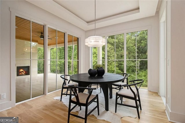 4757 Lake Forrest Dr NW, Atlanta, GA 30342 - view of sunroom / solarium