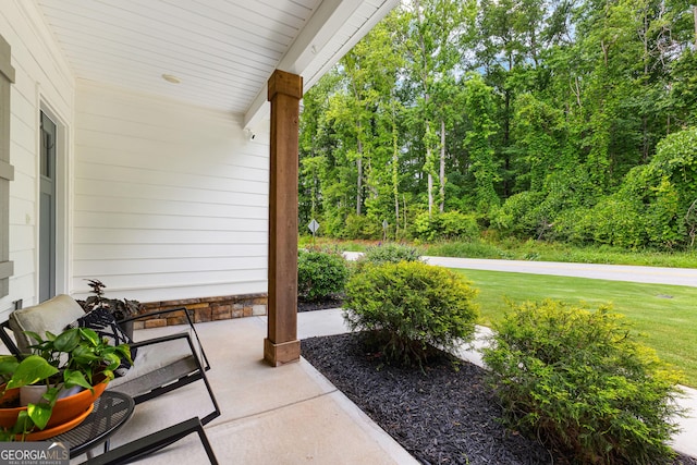 19 E Murphy St, Newnan, GA 30263 - porch with a lawn