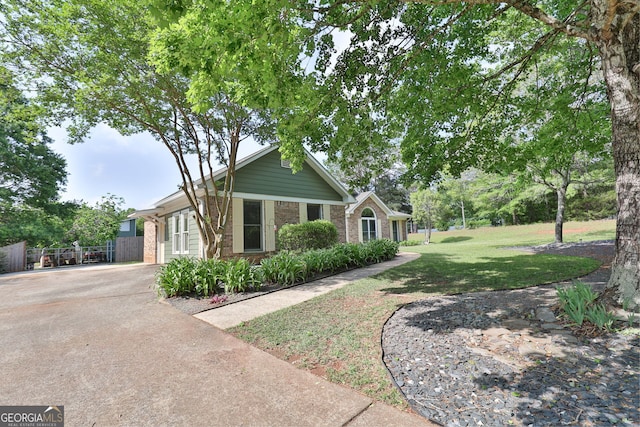 100 Huntcliff Ct, Lagrange, GA 30240 - single story home with brick siding and driveway