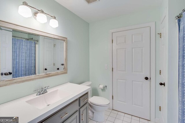 4402 Sugar Maple Pl, Gainesville, GA 30506 - bedroom featuring light wood-style flooring, a ceiling fan, and ensuite bath