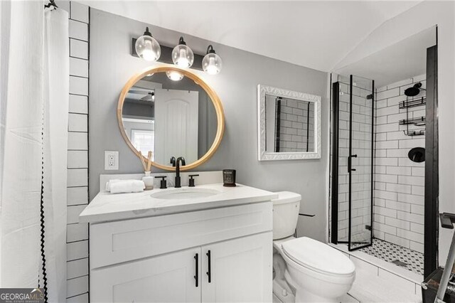 611 Pickett St SE, Atlanta, GA 30316 - bathroom featuring a stall shower and vanity