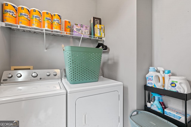 106 Thornton Dr, Bonaire, GA 31005 - laundry area with separate washer and dryer