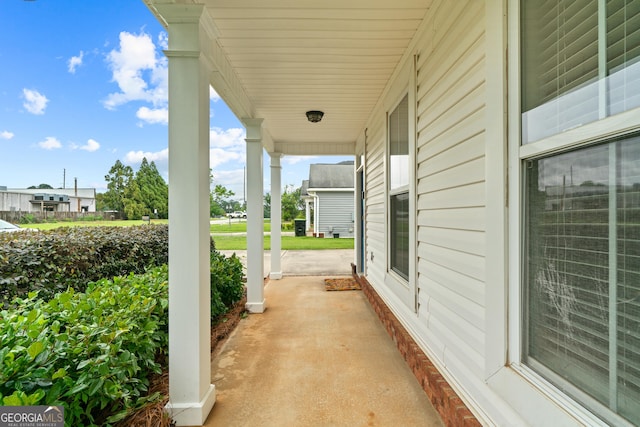 106 Thornton Dr, Bonaire, GA 31005 - view of covered porch