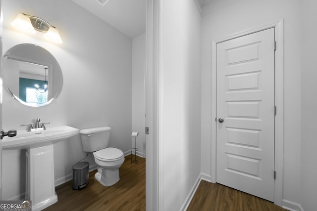 22 Mossy Oaks Ln NE, Rome, GA 30165 - bathroom with wood finished floors and toilet