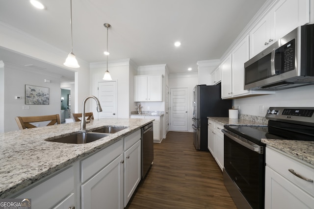 22 Mossy Oaks Ln NE, Rome, GA 30165 - kitchen featuring stainless steel appliances, crown molding, white cabinetry, dark wood-style flooring, and recessed lighting