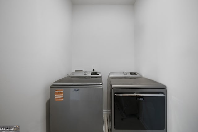 22 Mossy Oaks Ln NE, Rome, GA 30165 - laundry room featuring washer and clothes dryer