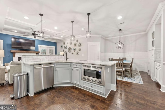 505 Parkview Dr, Milton, GA 30004 - kitchen featuring stainless steel appliances, a sink, open floor plan, ceiling fan, and ornamental molding