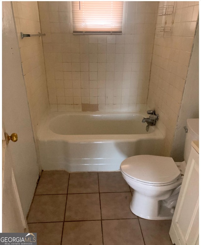 1129 Windsor St SW, Atlanta, GA 30310 - full bathroom featuring toilet, tile patterned flooring, vanity, and shower / bathtub combination