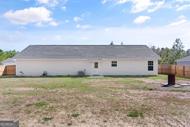 825 Red Hawk Dr, Waynesville, GA 31566 - back of house featuring a fenced backyard